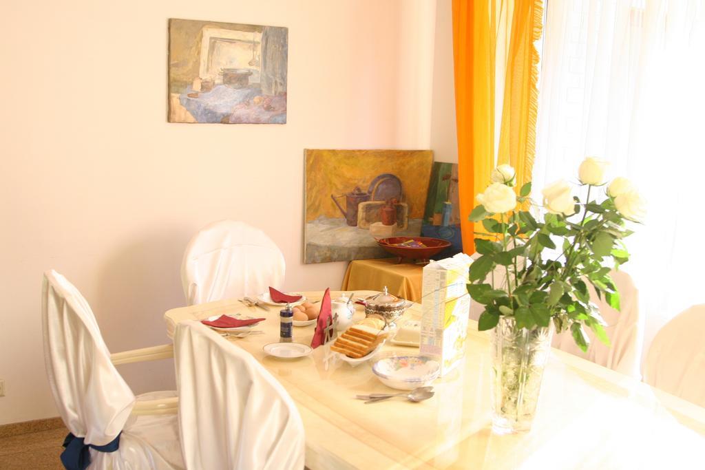 Irena Family House Hotel Vilnius Room photo