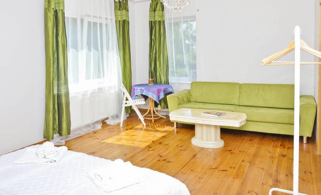 Irena Family House Hotel Vilnius Room photo